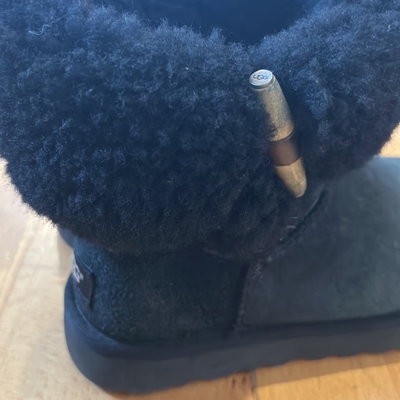 UGG black short foldable top with wooden toggles Womens 8 - Picture 6 of 13